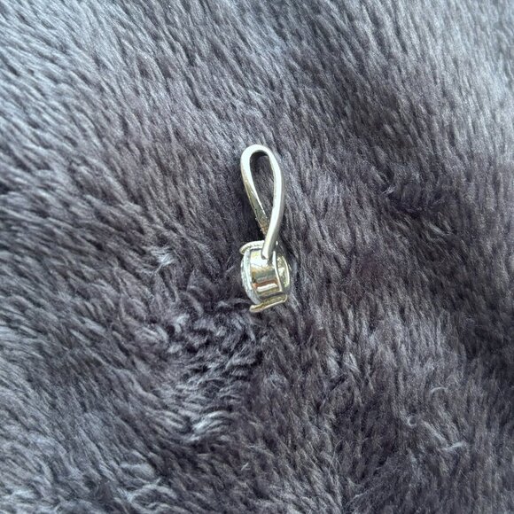 Pendent - Picture 2 of 2